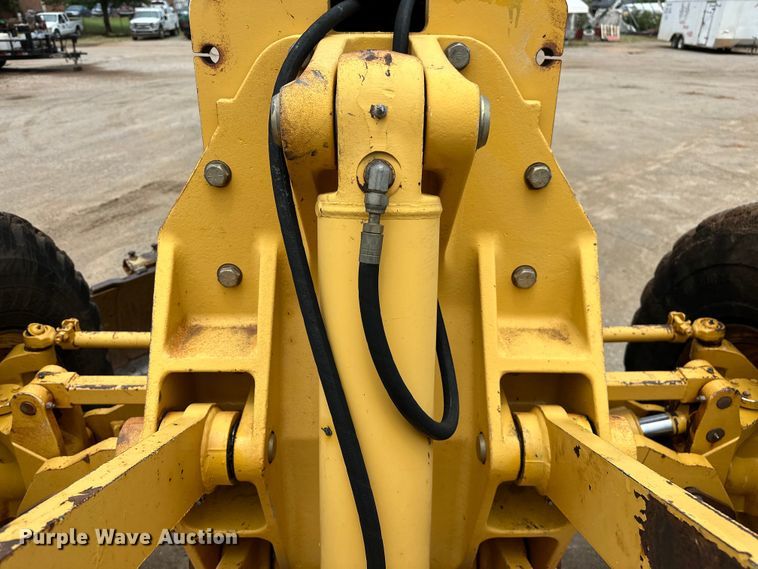 image for item DW5031 2007 John Deere 770D motor grader