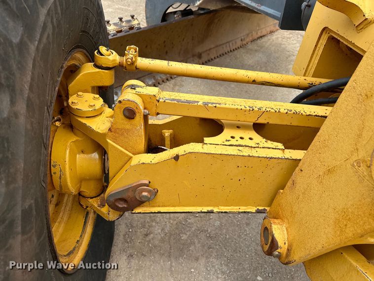 image for item DW5031 2007 John Deere 770D motor grader