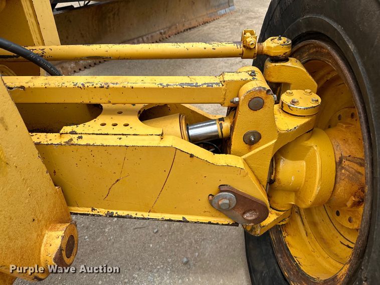 image for item DW5031 2007 John Deere 770D motor grader