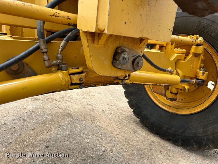 image for item DW5031 2007 John Deere 770D motor grader