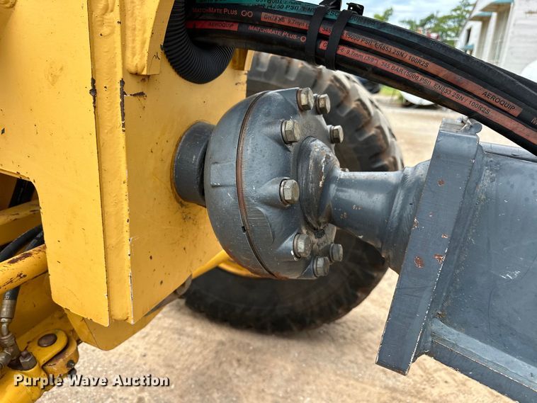 image for item DW5031 2007 John Deere 770D motor grader