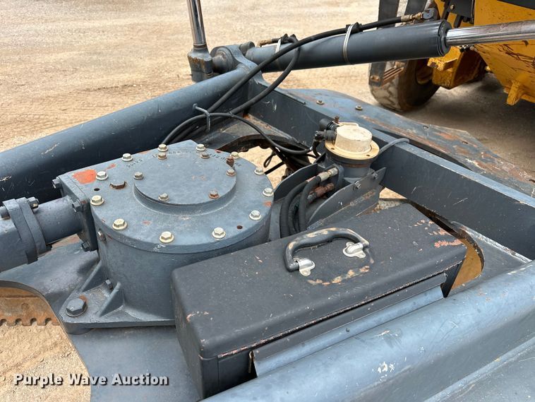 image for item DW5031 2007 John Deere 770D motor grader