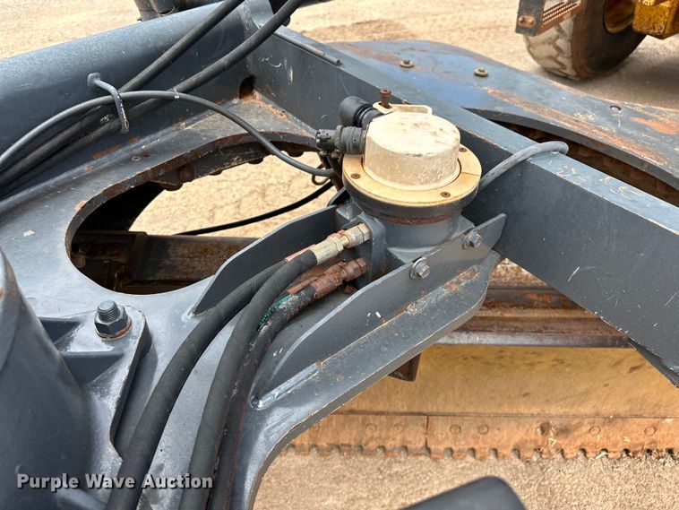 image for item DW5031 2007 John Deere 770D motor grader