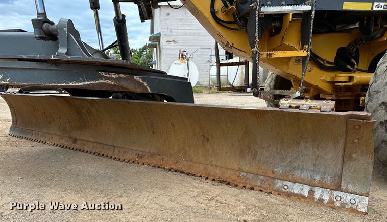 image for item DW5031 2007 John Deere 770D motor grader