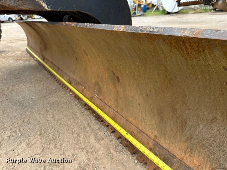 image for item DW5031 2007 John Deere 770D motor grader