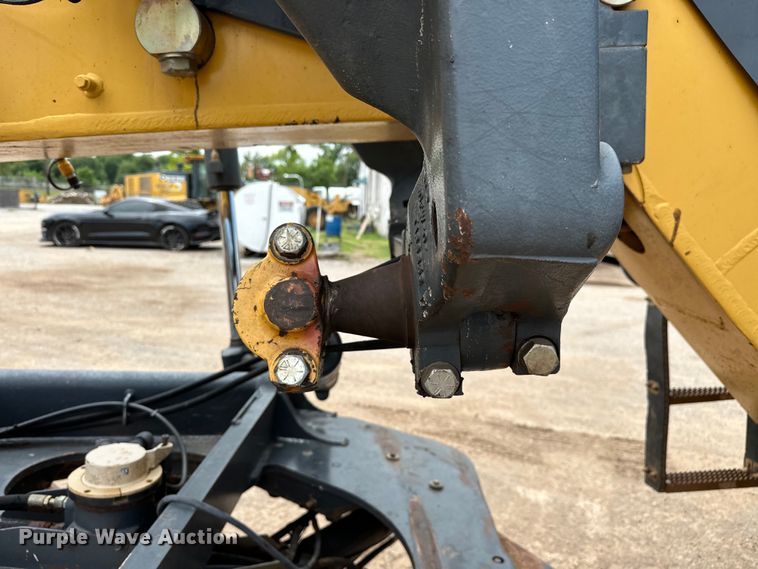 image for item DW5031 2007 John Deere 770D motor grader