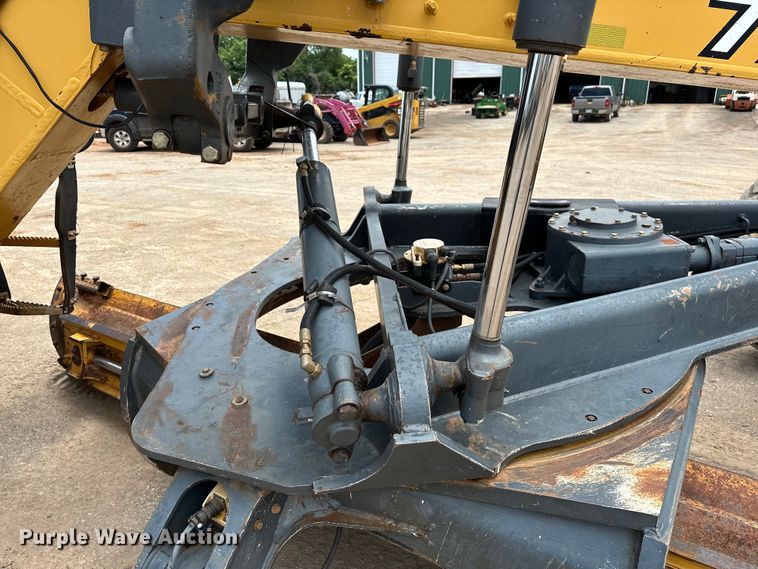 image for item DW5031 2007 John Deere 770D motor grader