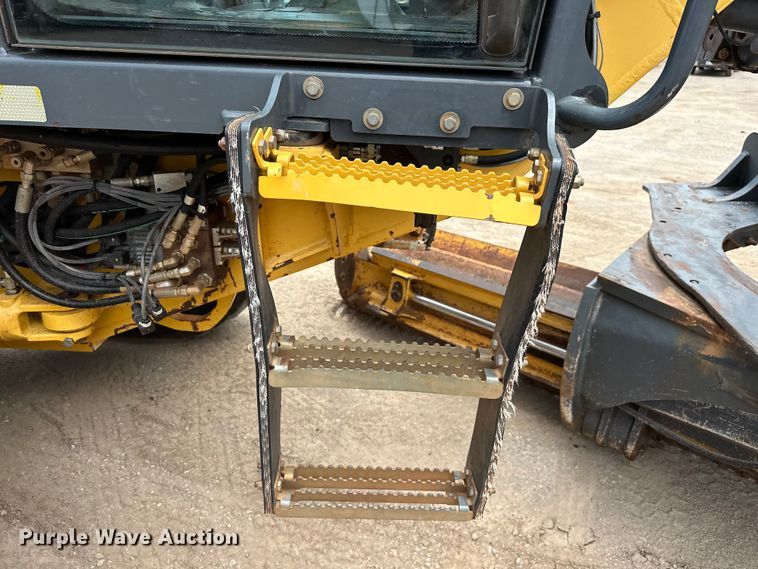 image for item DW5031 2007 John Deere 770D motor grader