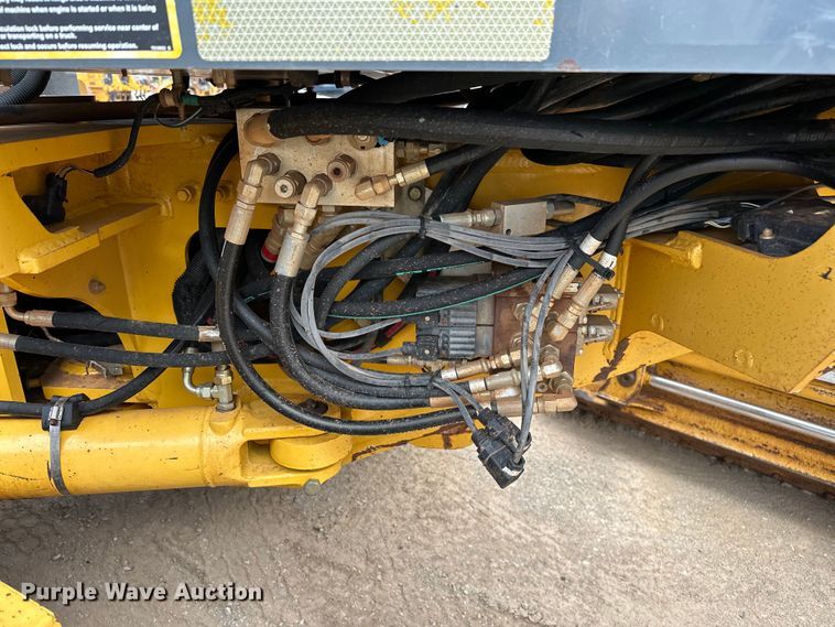 image for item DW5031 2007 John Deere 770D motor grader