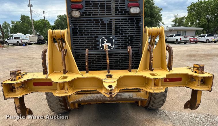 image for item DW5031 2007 John Deere 770D motor grader