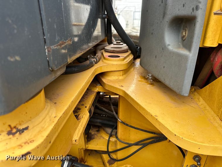 image for item DW5031 2007 John Deere 770D motor grader