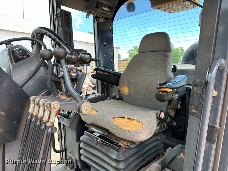 image for item DW5031 2007 John Deere 770D motor grader