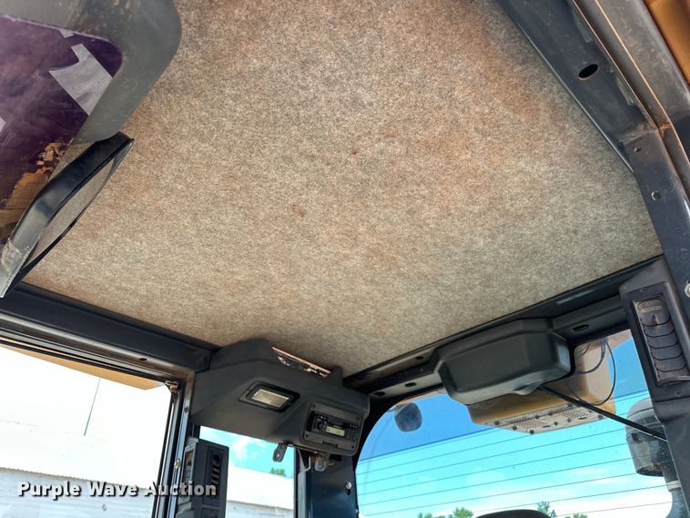 image for item DW5031 2007 John Deere 770D motor grader