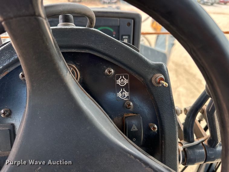 image for item DW5031 2007 John Deere 770D motor grader