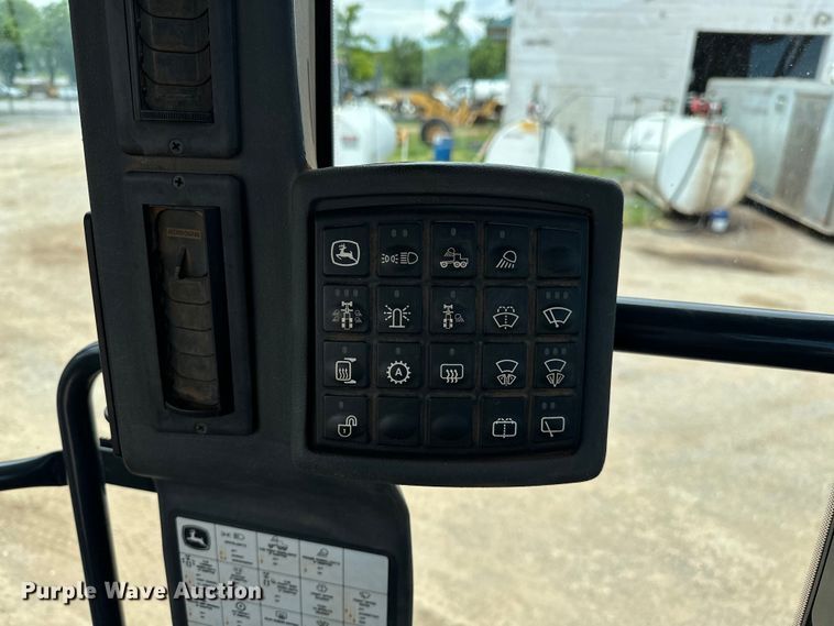 image for item DW5031 2007 John Deere 770D motor grader