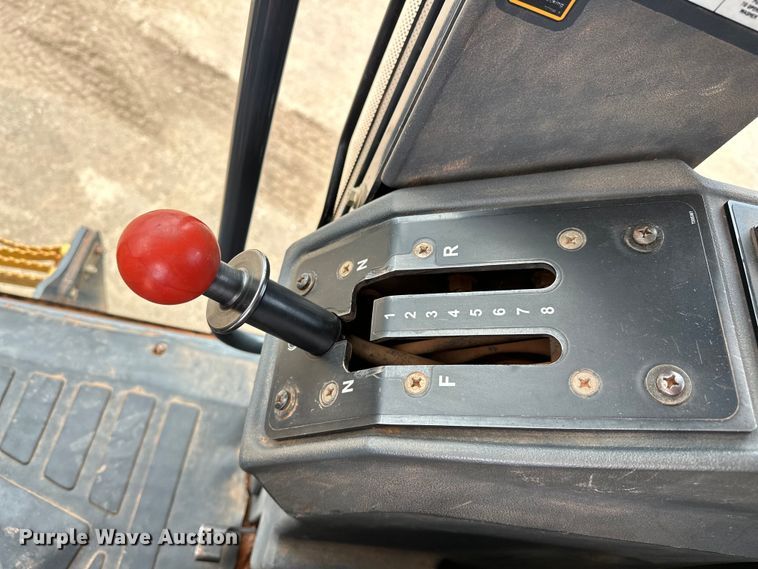 image for item DW5031 2007 John Deere 770D motor grader