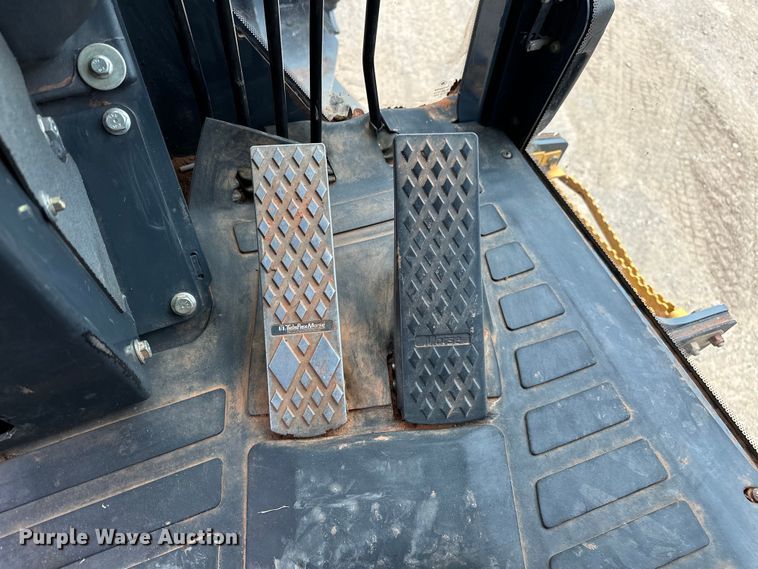 image for item DW5031 2007 John Deere 770D motor grader