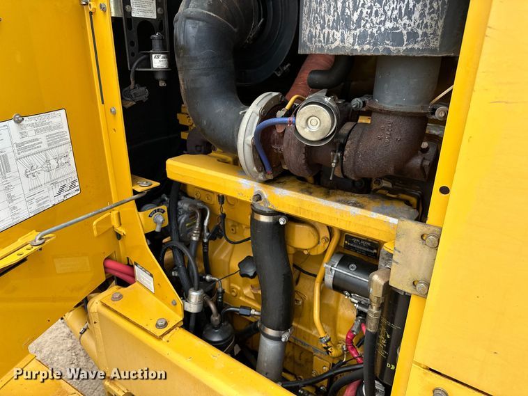 image for item DW5031 2007 John Deere 770D motor grader