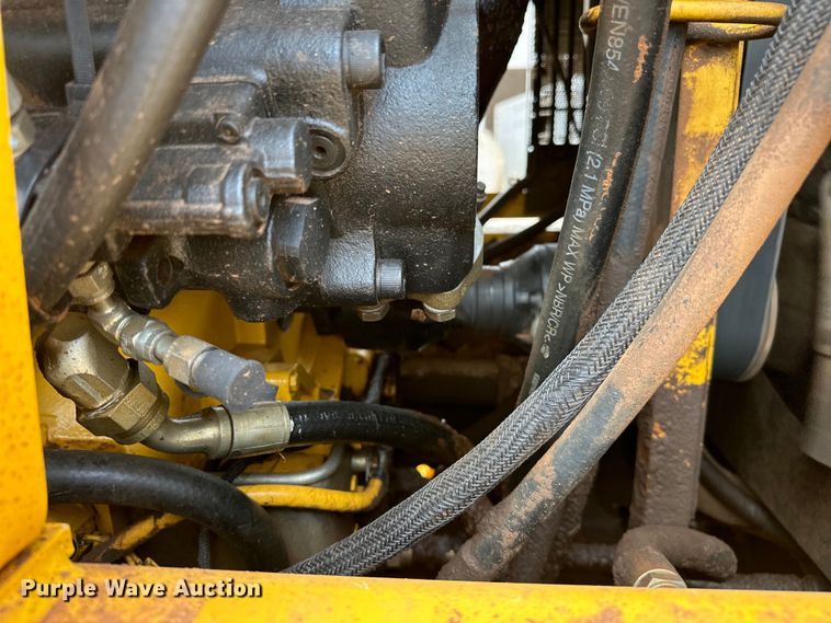 image for item DW5031 2007 John Deere 770D motor grader