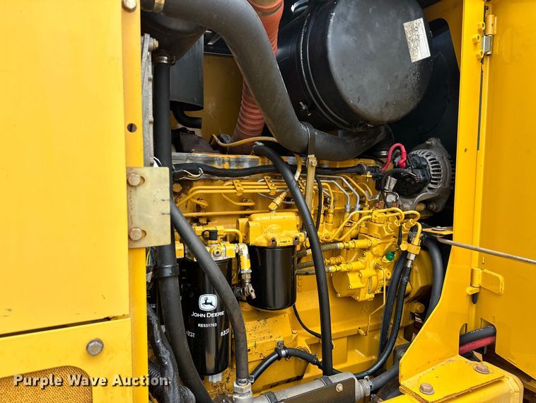 image for item DW5031 2007 John Deere 770D motor grader