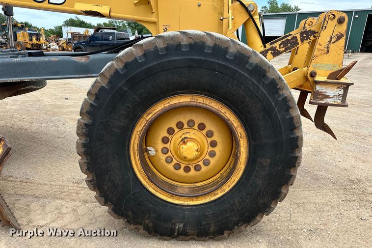 image for item DW5031 2007 John Deere 770D motor grader