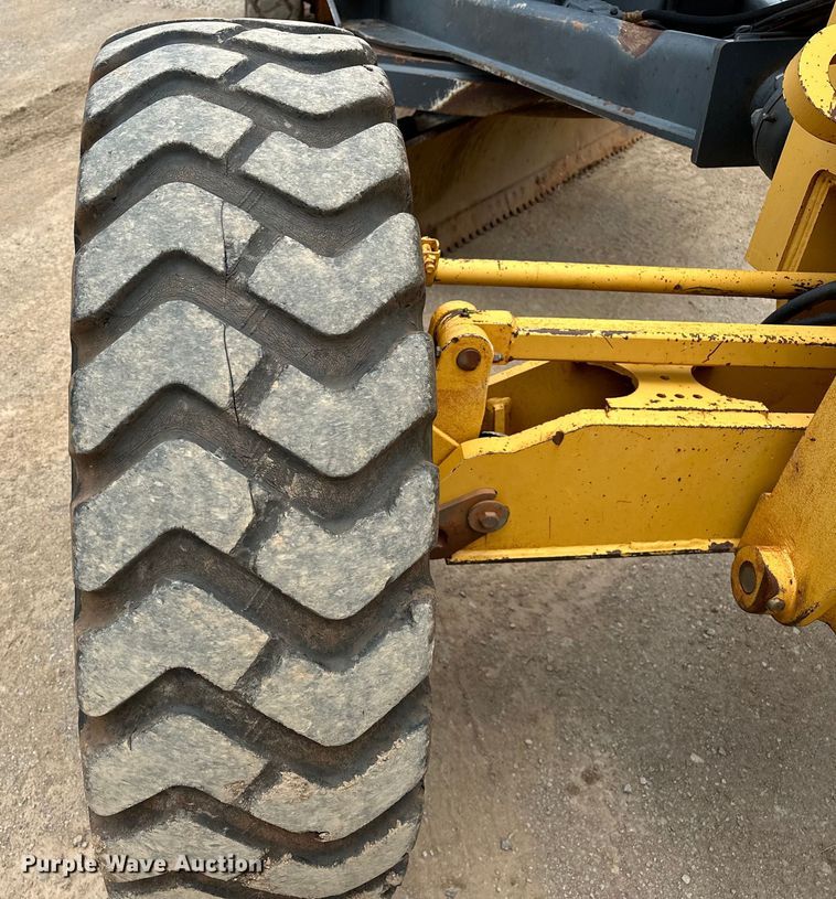 image for item DW5031 2007 John Deere 770D motor grader