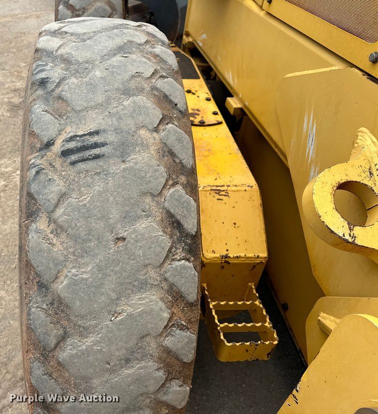 image for item DW5031 2007 John Deere 770D motor grader