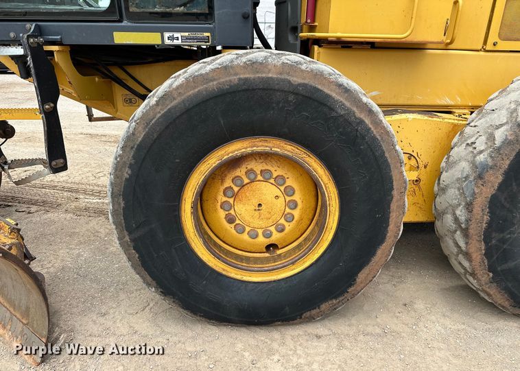 image for item DW5031 2007 John Deere 770D motor grader