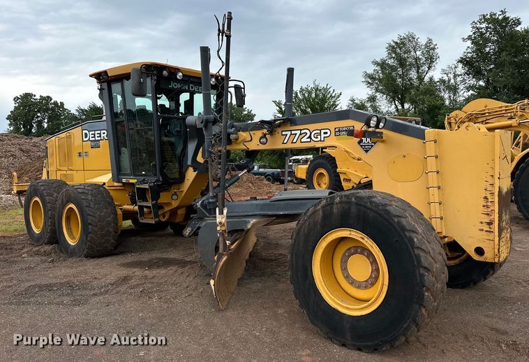 image for item DW5032 2013 John Deere 772GP motor grader