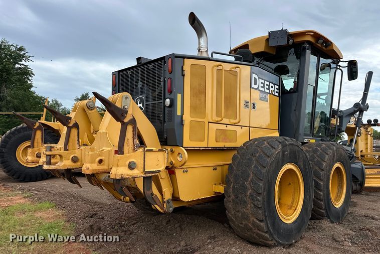 image for item DW5032 2013 John Deere 772GP motor grader