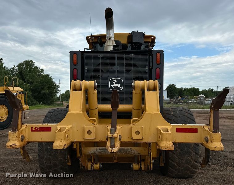 image for item DW5032 2013 John Deere 772GP motor grader