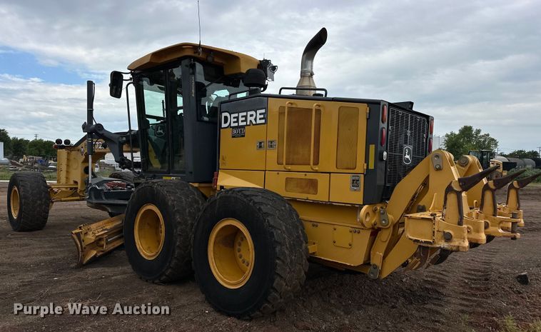 image for item DW5032 2013 John Deere 772GP motor grader