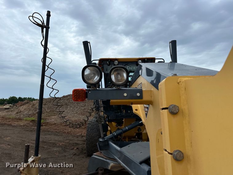 image for item DW5032 2013 John Deere 772GP motor grader