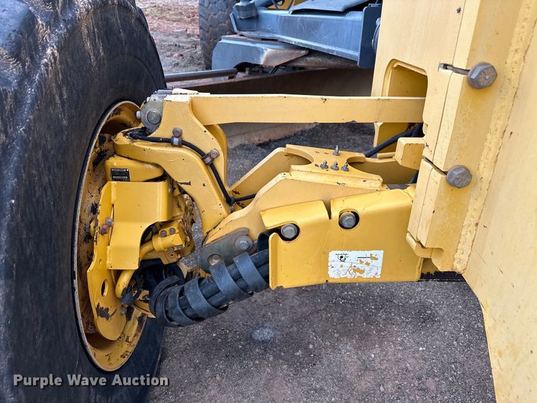 image for item DW5032 2013 John Deere 772GP motor grader