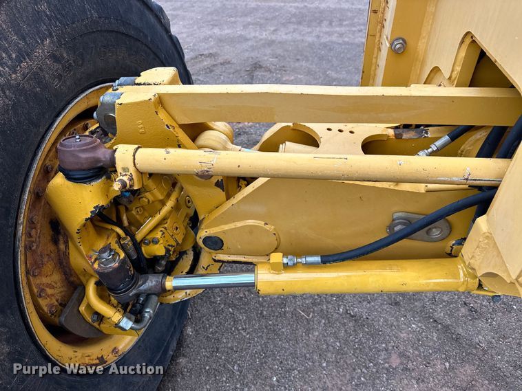 image for item DW5032 2013 John Deere 772GP motor grader