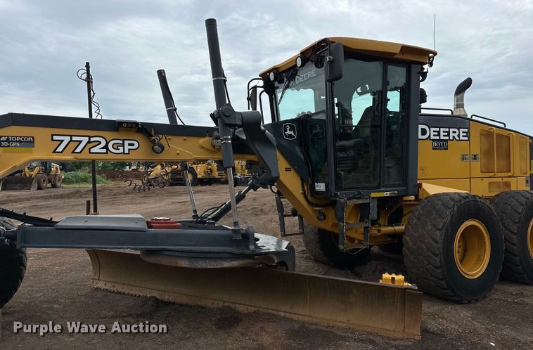 image for item DW5032 2013 John Deere 772GP motor grader