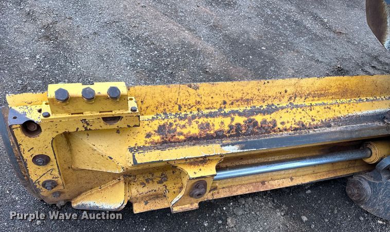 image for item DW5032 2013 John Deere 772GP motor grader