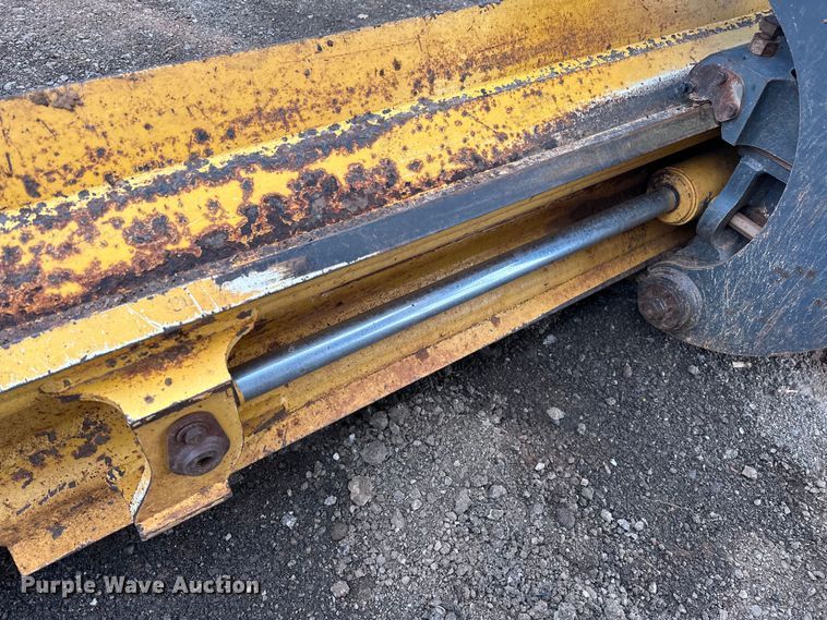 image for item DW5032 2013 John Deere 772GP motor grader