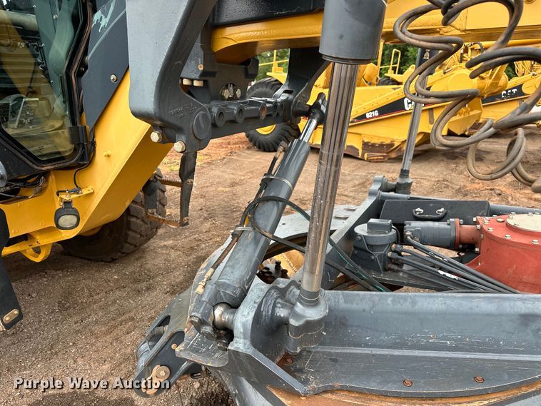 image for item DW5032 2013 John Deere 772GP motor grader