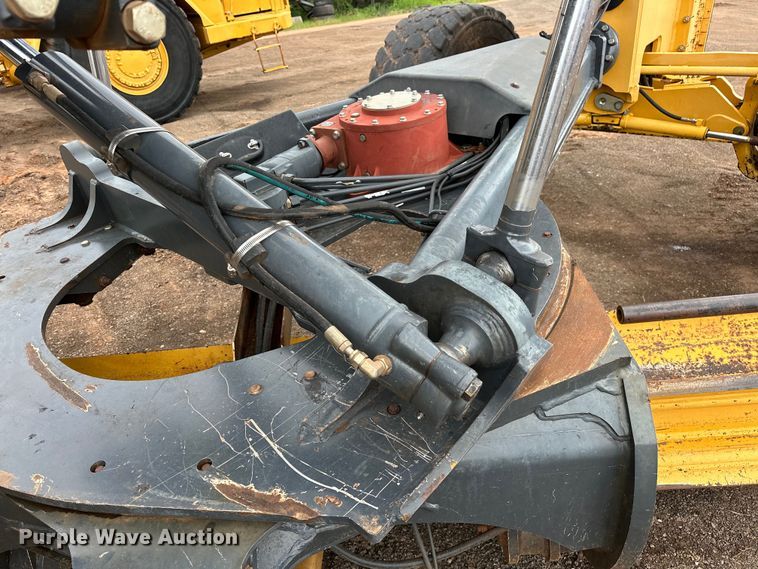 image for item DW5032 2013 John Deere 772GP motor grader