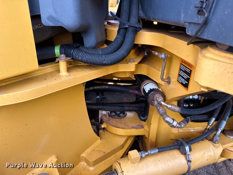 image for item DW5032 2013 John Deere 772GP motor grader