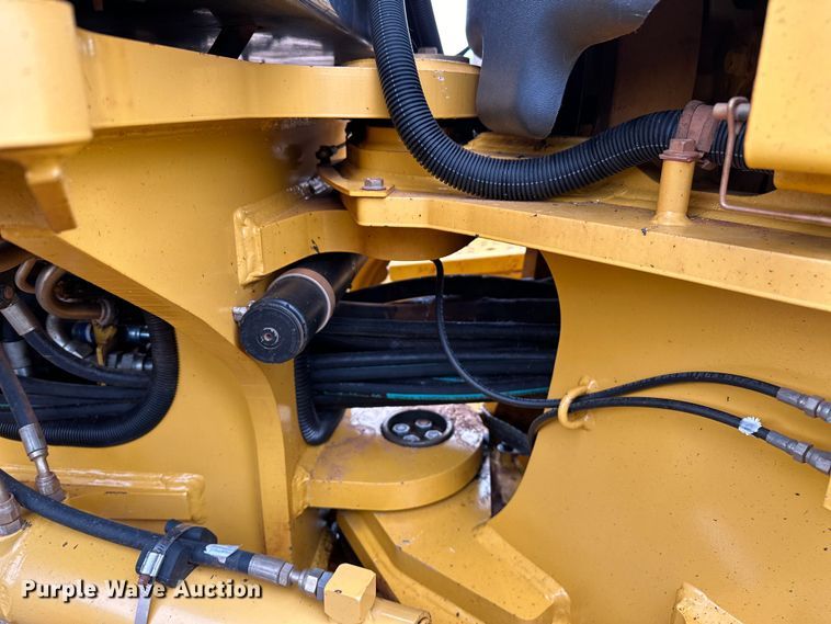 image for item DW5032 2013 John Deere 772GP motor grader