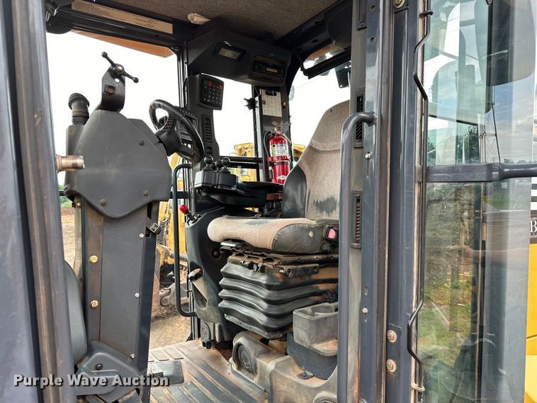 image for item DW5032 2013 John Deere 772GP motor grader