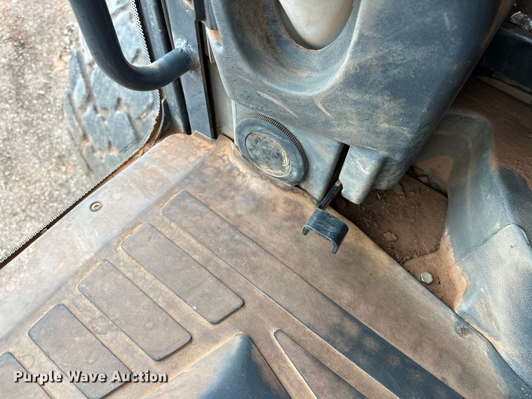 image for item DW5032 2013 John Deere 772GP motor grader