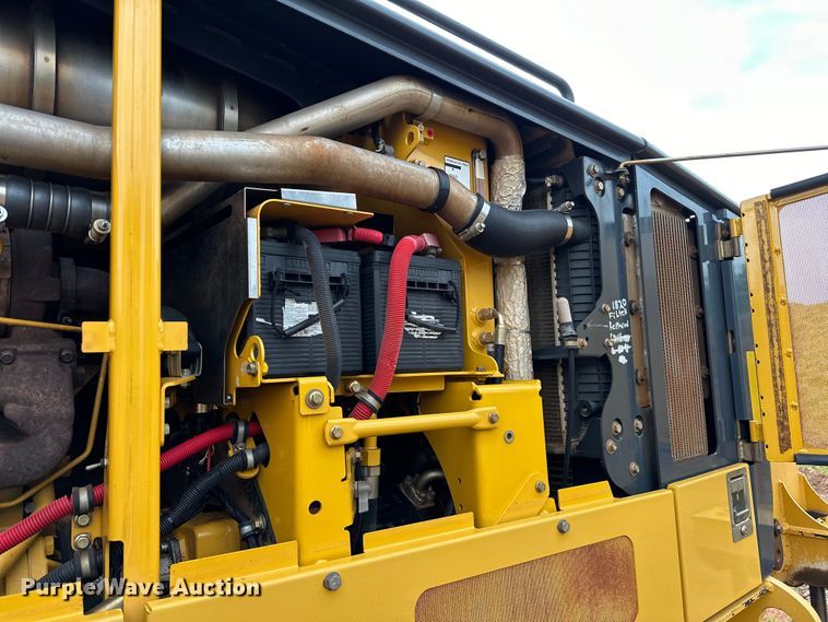 image for item DW5032 2013 John Deere 772GP motor grader