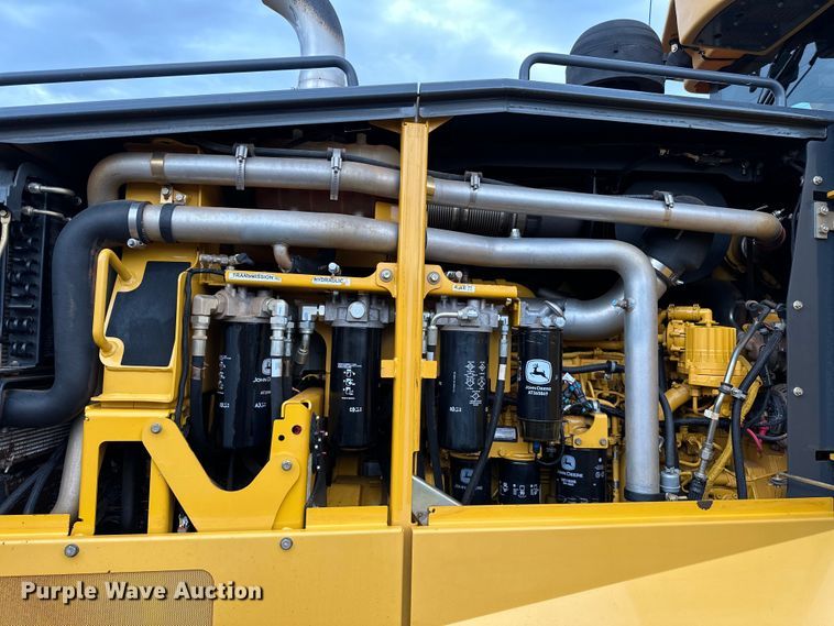 image for item DW5032 2013 John Deere 772GP motor grader