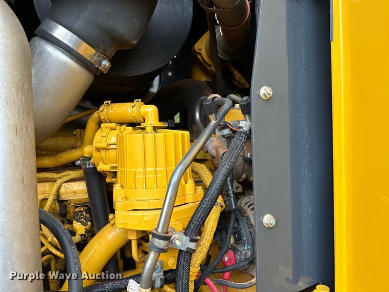 image for item DW5032 2013 John Deere 772GP motor grader