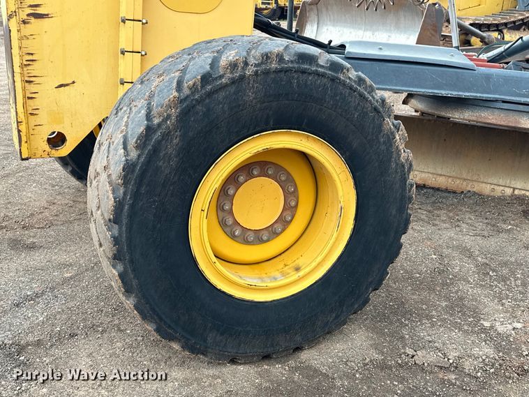 image for item DW5032 2013 John Deere 772GP motor grader