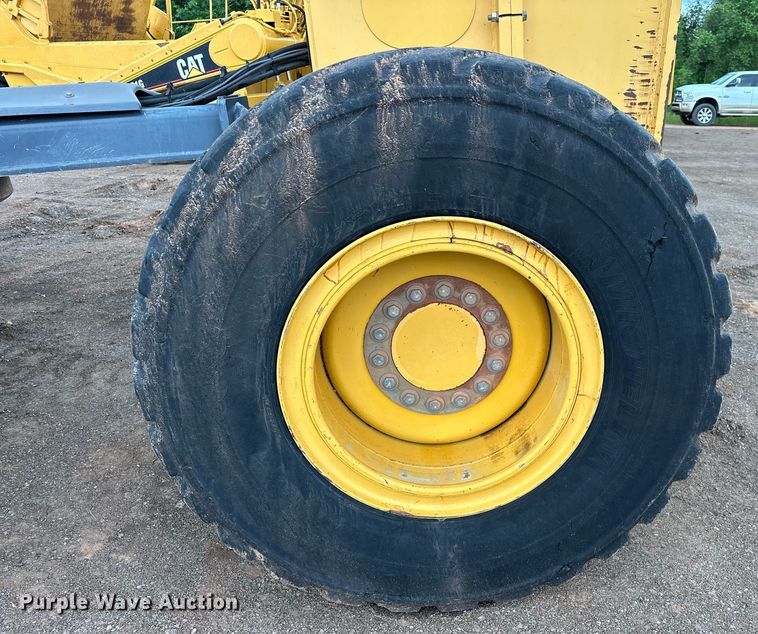 image for item DW5032 2013 John Deere 772GP motor grader