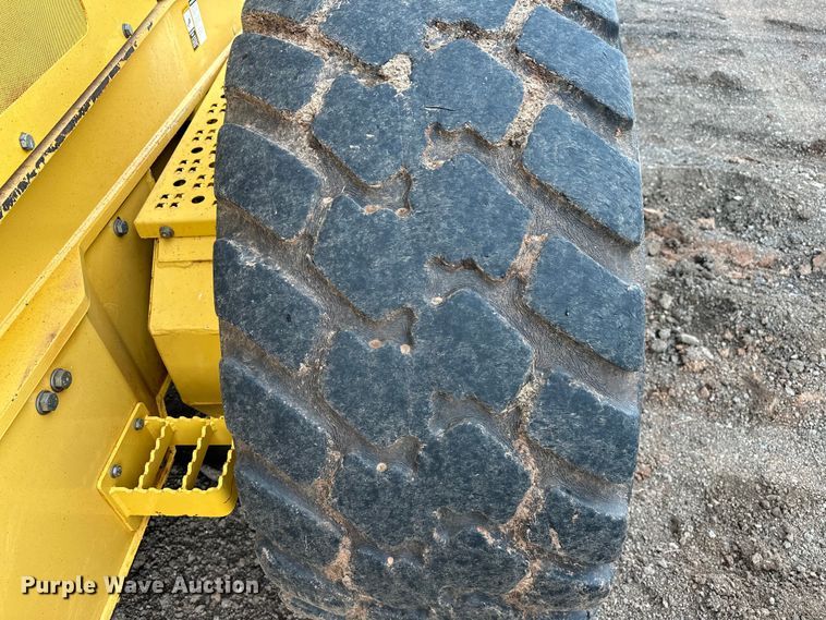 image for item DW5032 2013 John Deere 772GP motor grader